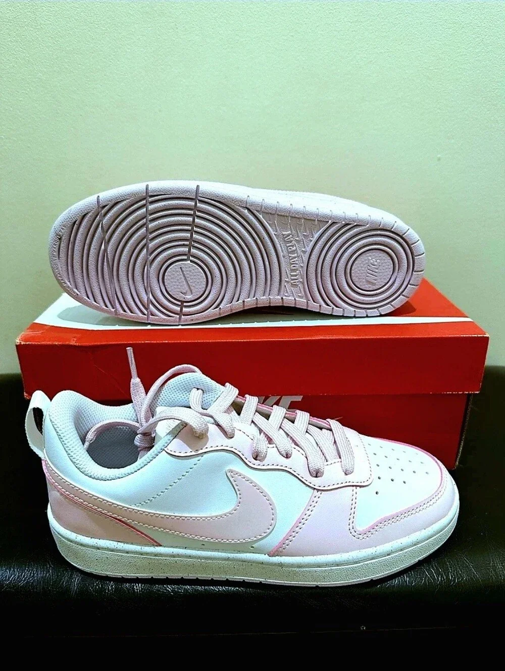 NEW Nike Borough Mid 2White/Pink DV5456-Big Kid 6.5Y == Women Size 8 Comfortbly